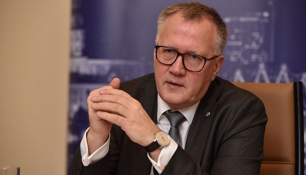 Ašeradens uzdevis FM un VID atcelt IIN avansa maksājumu pašnodarbinātajiem
