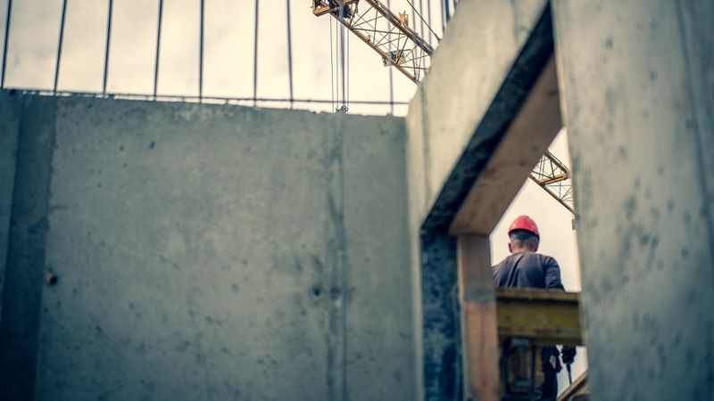 Lietuvā rosina atļaut lielo ražotņu būvniecību sākt bez atļaujas