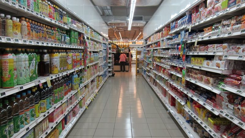 Veikalos ierobežojumu ievērošanā lielākās problēmas sagādā patērētāju uzvedība