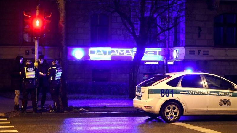 Valdība lemj neturpināt komandantstundu