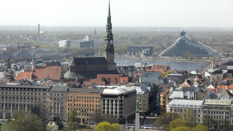 Valsts svētku laikā Rīgā ierobežos satiksmi