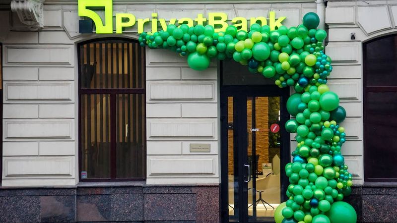 FOTO: PrivatBank modernizēs filiāles