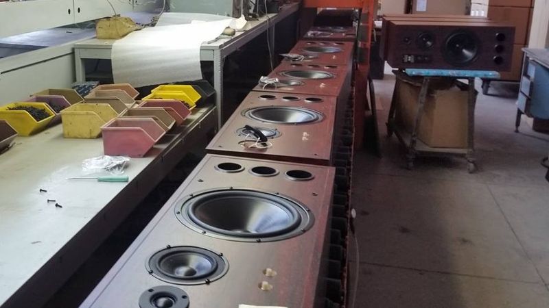 VEF Radiotehnika RRR: Izdosies stabilizēt sabiedrības darbību