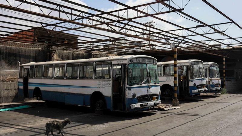Venecuēliešiem jāmeklē alternatīvas sabiedriskajam transportam