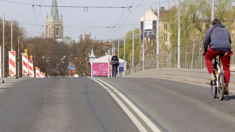 Rīgas dome: Varētu rosināt satiksmi uz Deglava tilta atjaunot