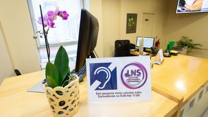 RSU Stomatoloģijas institūts iegādājies planšetdatoru e-tulka pakalpojumam