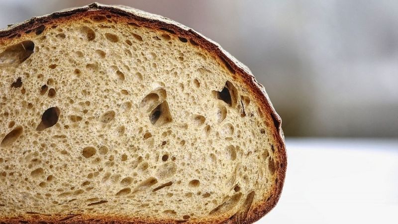 PVN maizei, pienam, olām un svaigai mājputnu gaļai samazinās uz pusotru gadu