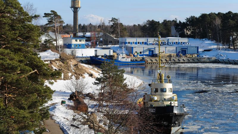 Rosība Skultes ostā kontrastē ar Saulkrastu centrā valdošo mieru