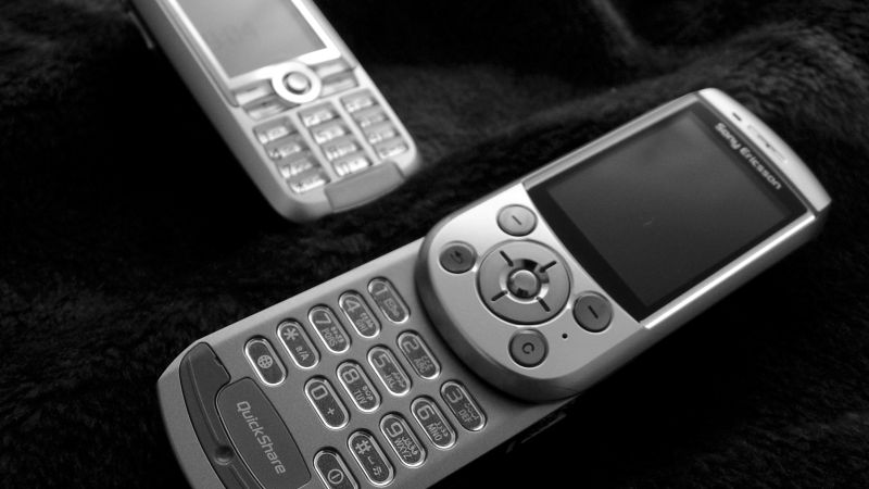 Konkurences uzraugs pētīs iespējamo mobilo sakaru cenu celšanu