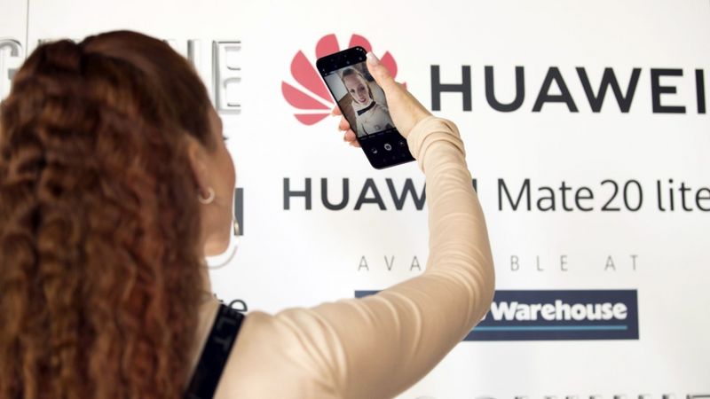 Tehnoloģiju apskats: Huawei Mate 20 Lite
