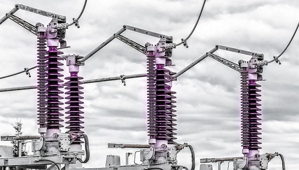 EM rosina izstrādāt atbalsta pasākumu ietvaru uzņēmumiem elektroenerģijas cenu krīzes gadījumiem