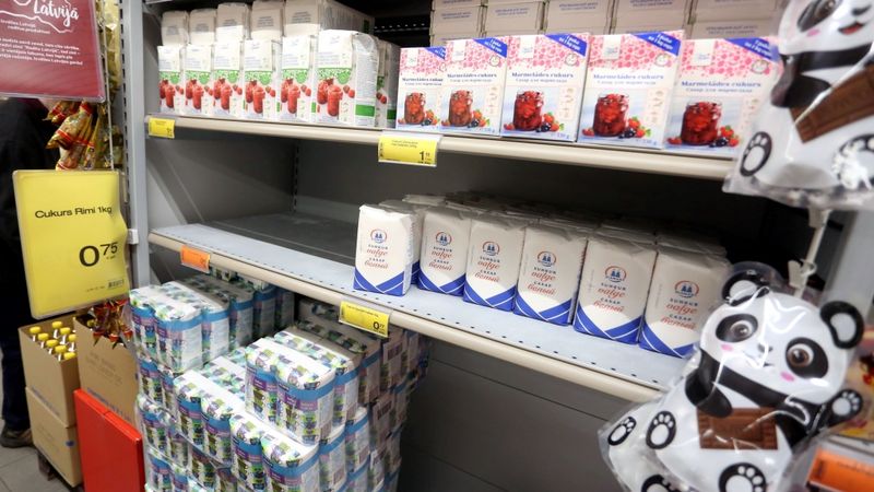 Rimi ievieš īpašus iepirkšanās laikus riska grupām