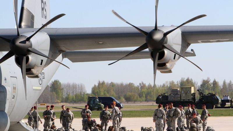 Krieviju satraukušas NATO militārās aktivitātes Austrumeiropā