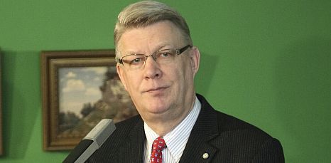 Zatlers izsludina likumu, kas ļaus investoriem saņemt uzturēšanās atļaujas