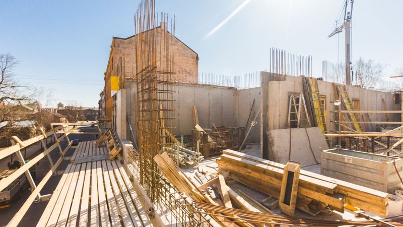 FOTO: Septiņstāvu nama būvniecībā Stabu ielā investēs 3,5 miljonus eiro