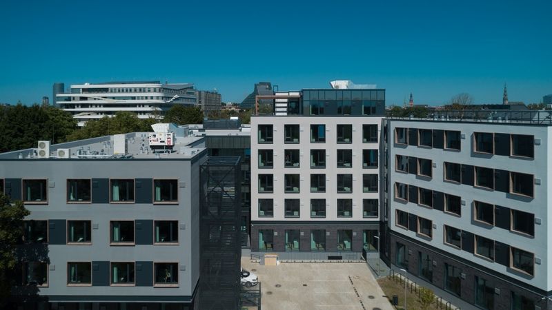 FOTO: Ekspluatācijā nodota studentu viesnīca Torņkalnā