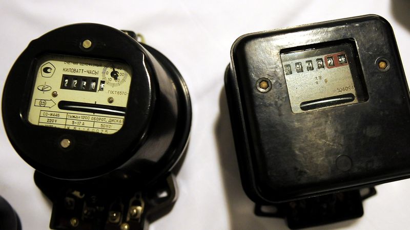 Papildināts - Elektroenerģiju mājsaimniecībām piedāvās trīs tirgotāji; cenas pieaugs par 15-30%
