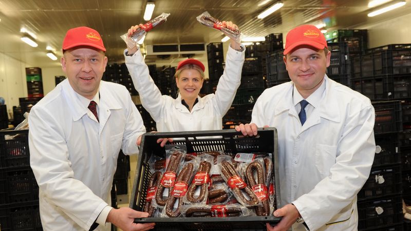 Attīstās ar kūpinājuma garoziņu