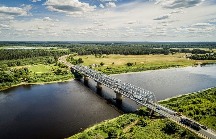FOTO: Kā pārbūvē Daugavpils apvedceļu un Daugavas tiltu pie Sventes