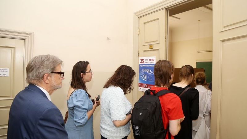Sistēmas traucējumu dēļ EP vēlēšanās nevar nobalsot vēlētāji, kuri nav reģistrēti attiecīgajos iecirkņos