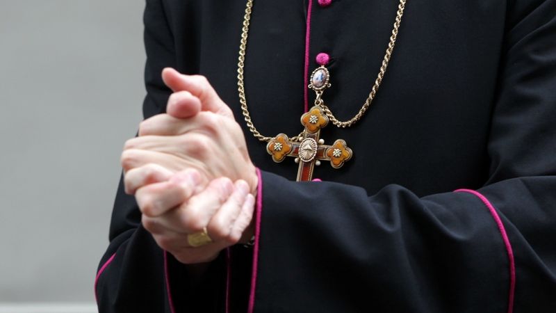 VID trīs katoļu baznīcu draudzēs izņēmis vairākus desmitus tūkstošus eiro lielus ziedojumus