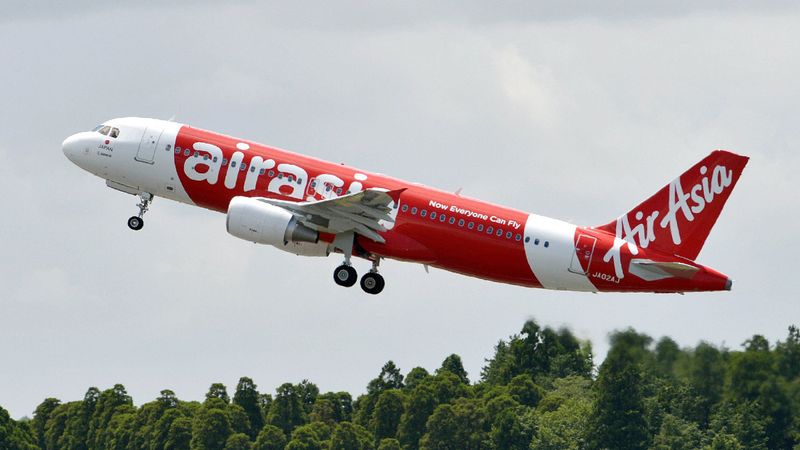 Aviokompānija spiesta atsaukt reklāmu, ka piloti nekad nepazaudēs lidmašīnu
