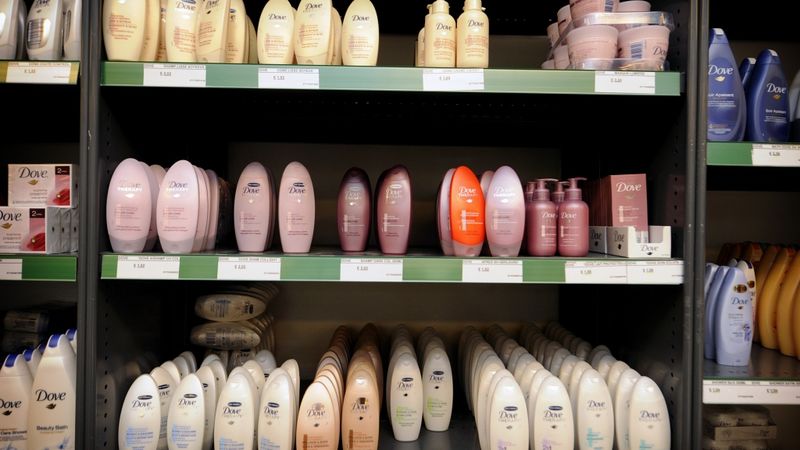 Unilever boss: plastmasa ir drausmīgs materiāls, bet stikls ir vēl sliktāks
