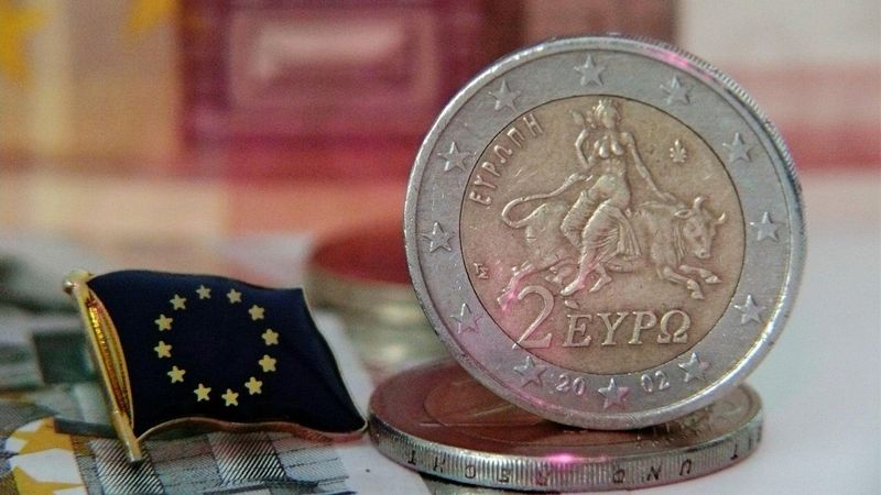 ECB turpinās paaugstināt likmes līdz inflācija atgriezīsies 2% līmenī