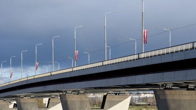 KNAB saistībā ar Salu tilta rekonstrukciju rosina apsūdzēt astoņas personas