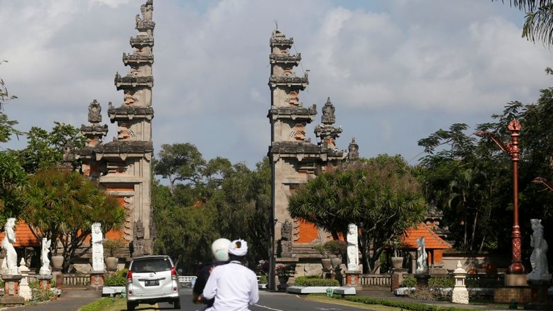 FOTO: Tūristu iecienīto Bali salu satricina zemestrīce