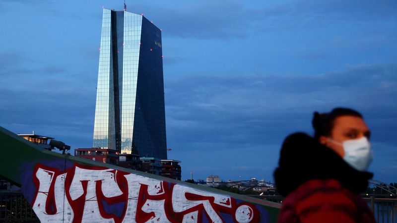 ECB obligāciju uzpirkšanas programmas apjomu palielina par 600 miljardiem eiro