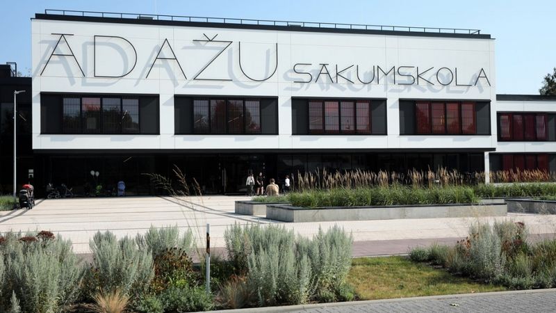 FOTO: Atklāta par vairāk nekā 15 miljoniem eiro tapusī Ādažu sākumskola