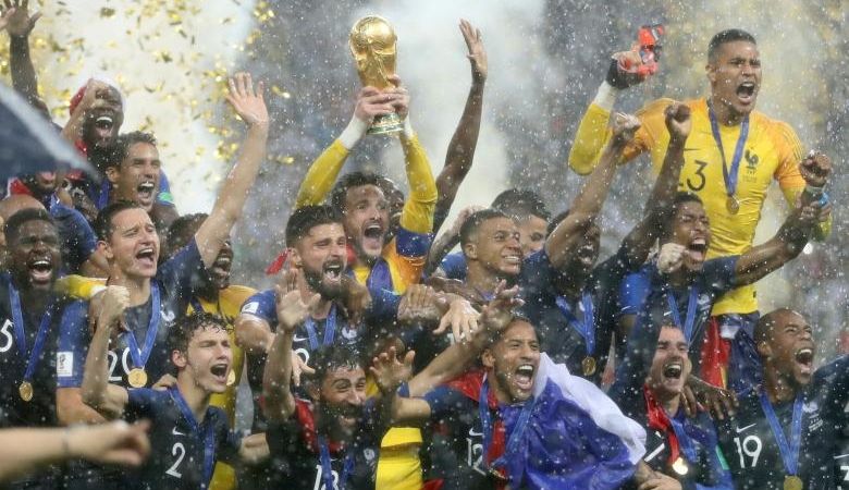 FOTO: Francijas futbola izlase otro reizi vēsturē kļūst par pasaules čempioniem