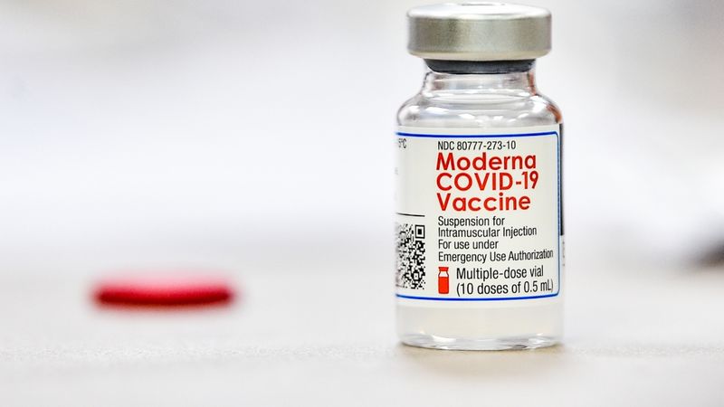 Eiropas Zāļu aģentūra apstiprina Moderna vakcīnu