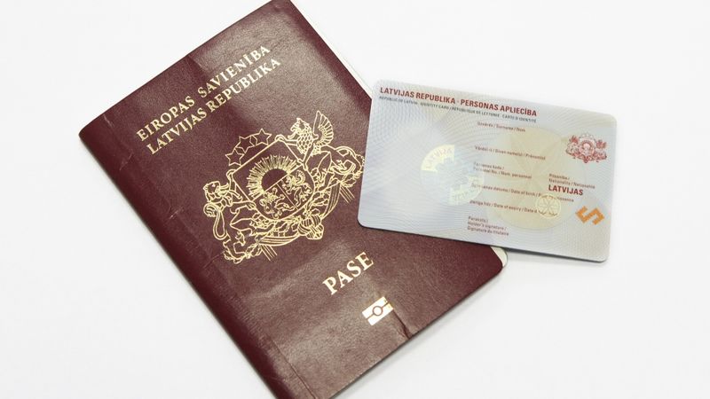 Valsts nodevu par pasi palielinās par 4 eiro
