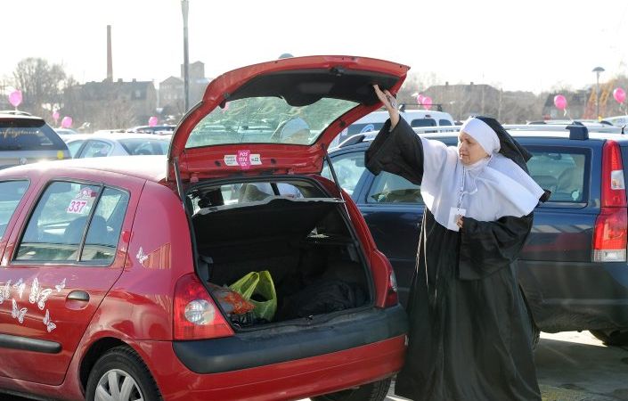 Dāmas un ātrums: sieviešu dienas rallijs