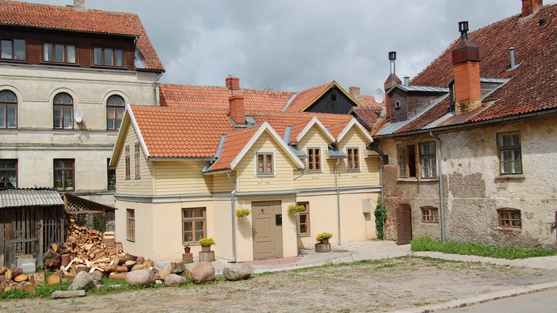 Pilsēta ar laukiem elpo vienā ritmā