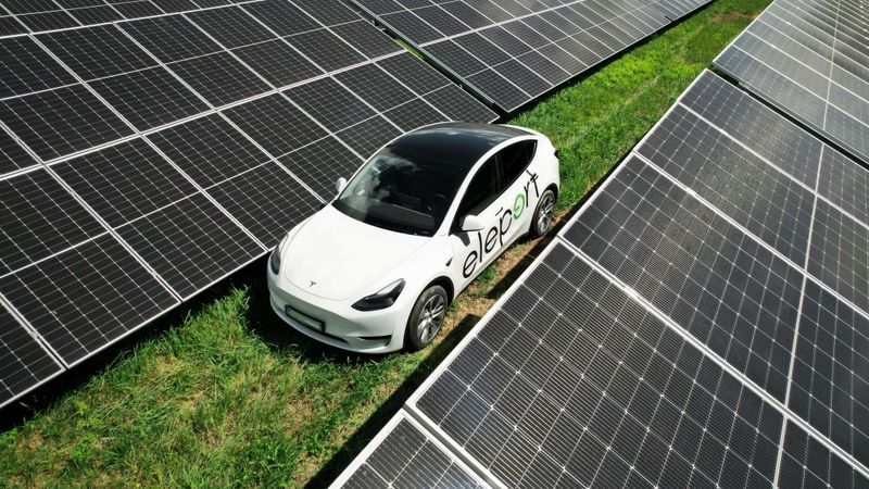 Eleport uzlādes stacijās nodrošinās lokāli ražotu zaļo elektroenerģiju