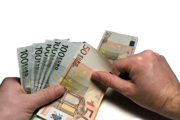 Jāpalīdz mazināt darbinieku eiro stress