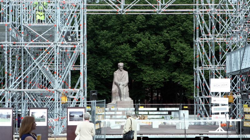 Radoši informatīvā telpa Esplanāde 2014 nosvin spāru svētkus