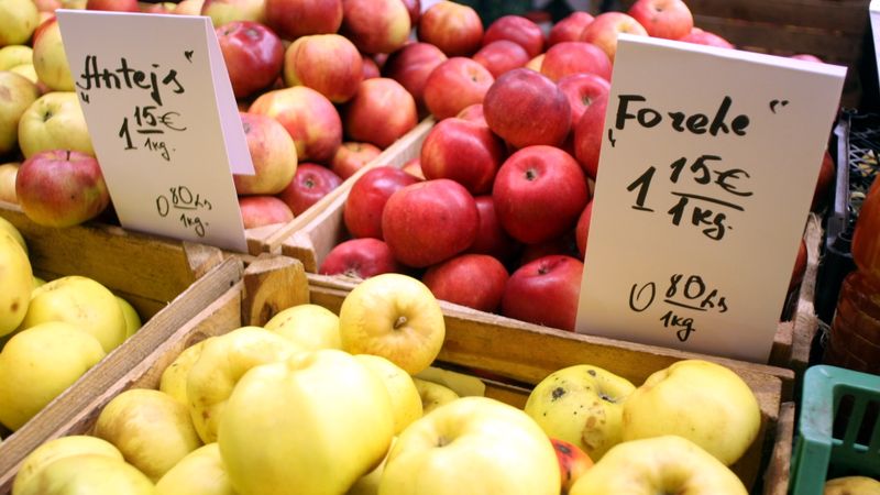 Eksperte: Eiro ieviešanas ietekme uz cenām bija zemāka nekā gaidīts
