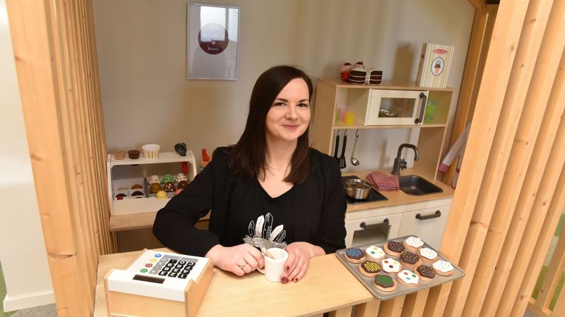 Konkurence min uz papēžiem