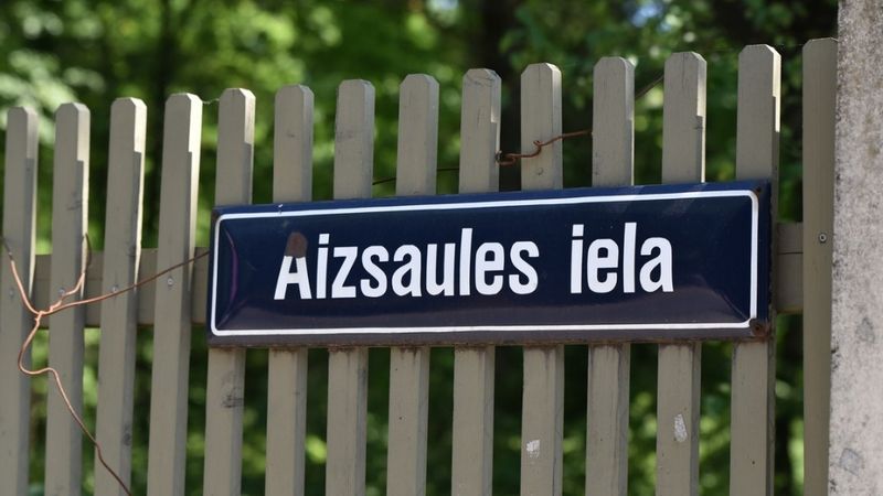 Jauni puiši mirst, bet veci politiķi dzīvo