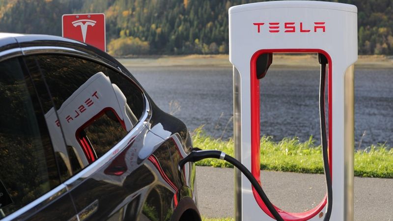 Teslai pirmajā ceturksnī rekordliela peļņa