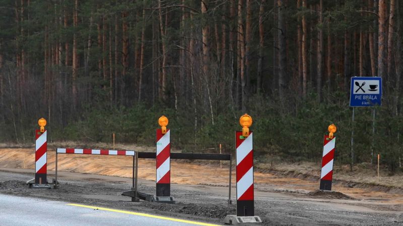 62 valsts ceļu posmos notiek būvdarbi