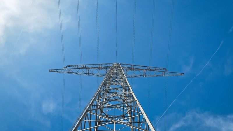 Baltijas valstīs elektroenerģijas cena pagājušajā nedēļā sarukusi
