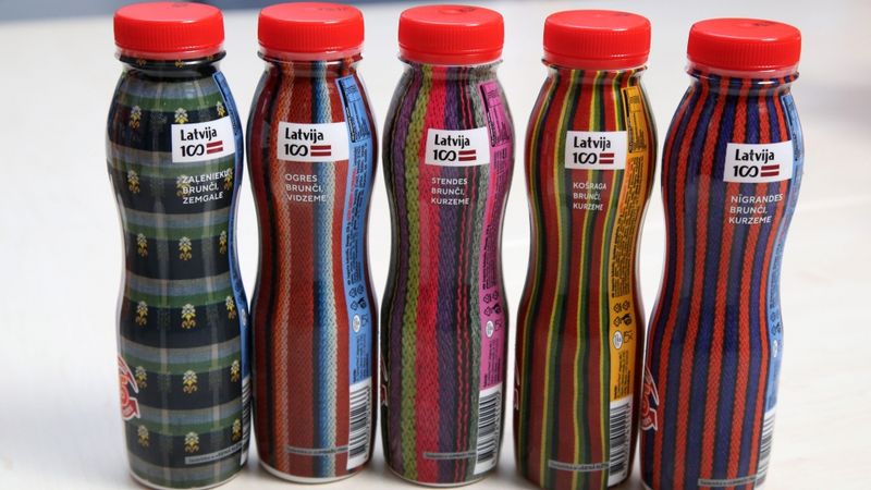 Simtgades produkti: Jogurta kokteiļi ar brunču rakstiem