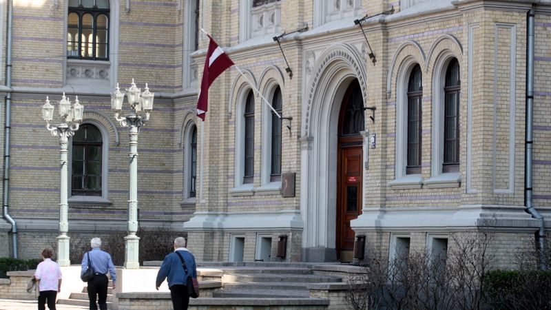 Dienests: LU nav bijušas tiesības piešķirt mākslas doktora zinātnisko grādu