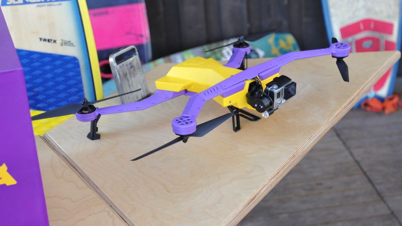 FOTO: Lucavsalā prezentē pirmos AirDog; attīstībā kopumā investēti 3,5 miljoni eiro