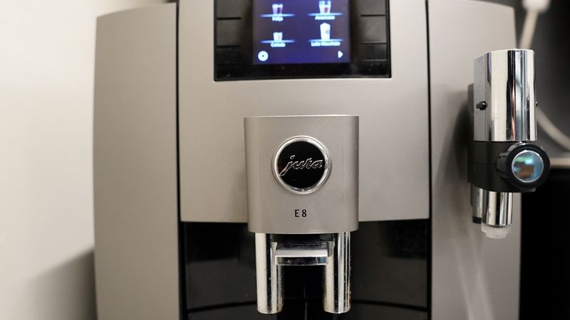 Papildināta - Pusmiljona eiro sods par pārkāpumiem kafijas automātu Jura izplatīšanā